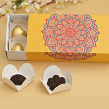 Load image into Gallery viewer, M808 8 Cavity Yellow Festive Chocolate Box