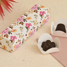 Load image into Gallery viewer, M804 4 Cavity White Floral Chocolate Box 2
