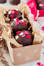 Load image into Gallery viewer, R25 Valentine&#39;s Hearts Sprinkles
