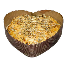 Load image into Gallery viewer, K40 200 g Brown Designer Heart Bake &amp; Serve
