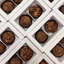 Load image into Gallery viewer, M902 2 Cavity Chocolate Box | Candles | Macarons
