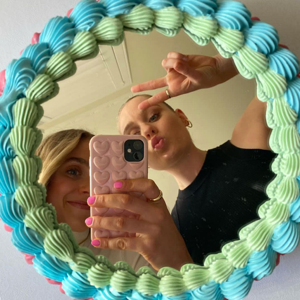 CAKE DECOR™ Heart Shape Selfie Mirror for Cake - 8 Inch ( 1 piece ) – Arife  Online Store